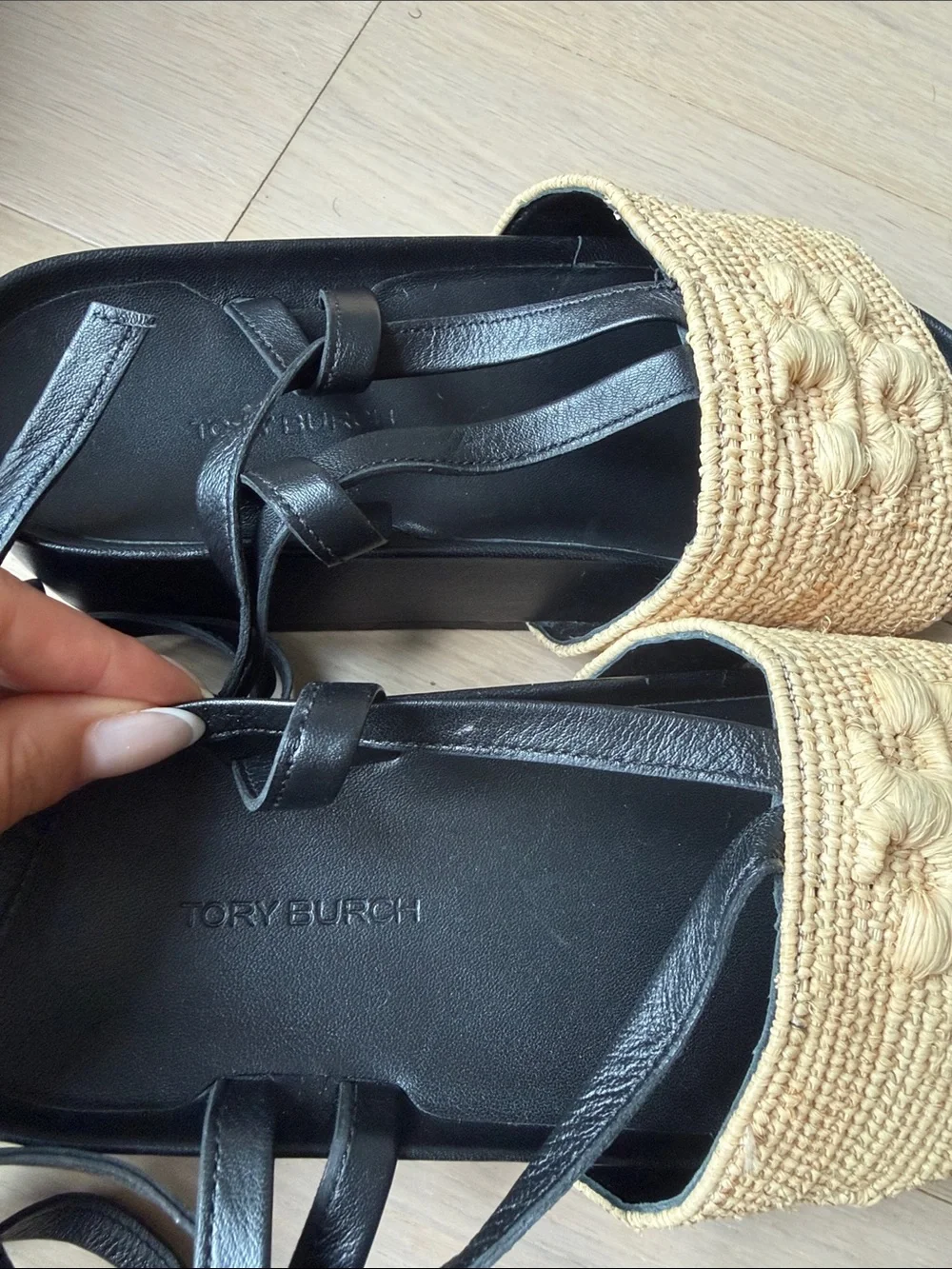 Tory Burch Black Footbed Raffia
Slide Sandals with Natural
Raffia Strap Size 5 - Picture 3 of 5